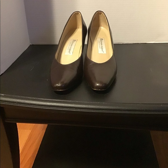 Etienne Aigner -Taylor Women’s Heels - Picture 4 of 12